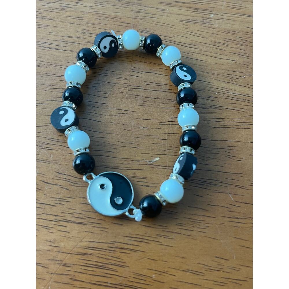 Whimsygoth Bracelet Lot of 4 Black Beaded Skull Yin Yang Boho Goth Festival - Picture 3 of 6